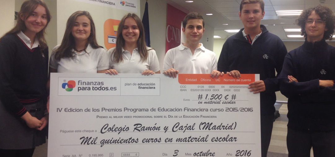 El colegio Ramón y Cajal recoge el premio al Mejor Vídeo Promocional del Programa Educación Financiera