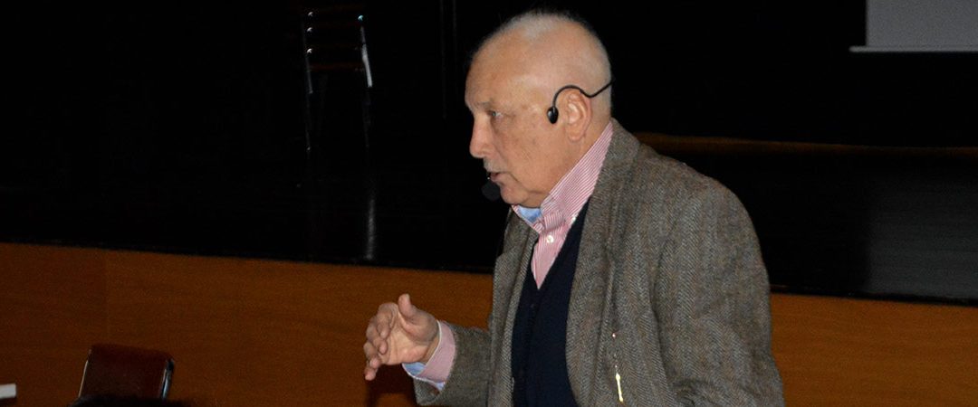 Investigadores y científicos visitan el colegio Peleteiro en su ciclo de conferencias Materiales del siglo XXI
