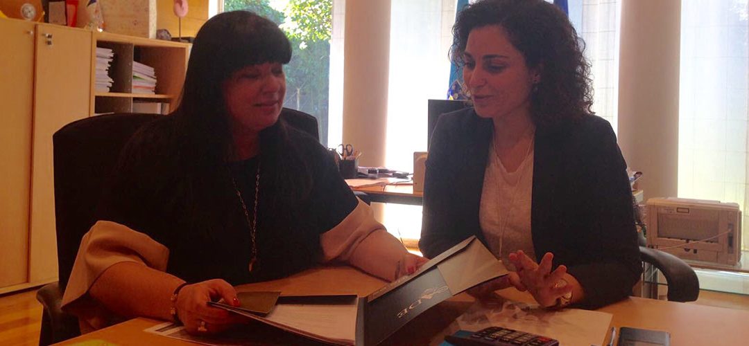 La presidenta de la sectorial de centros infantiles de ACADE en Galicia se reúne con la directora general de Familia de la Xunta