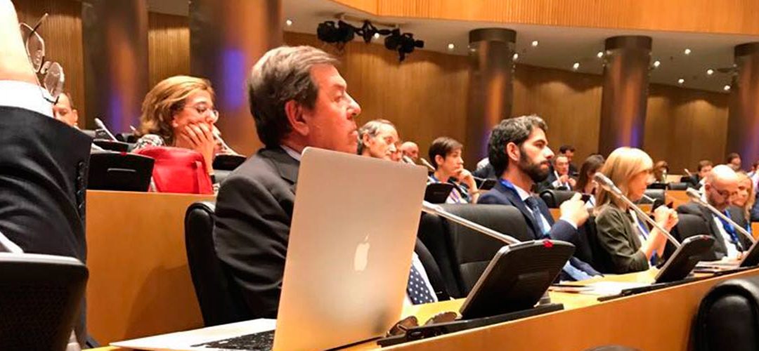 El tesorero de ACADE y Nabss representa al sector educativo en la Comisión mixta del Congreso y Senado sobre el Brexit