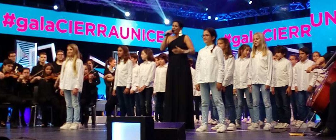 El Coro de El Centro Inglés participa en la Gala UNICEF de Canal Sur