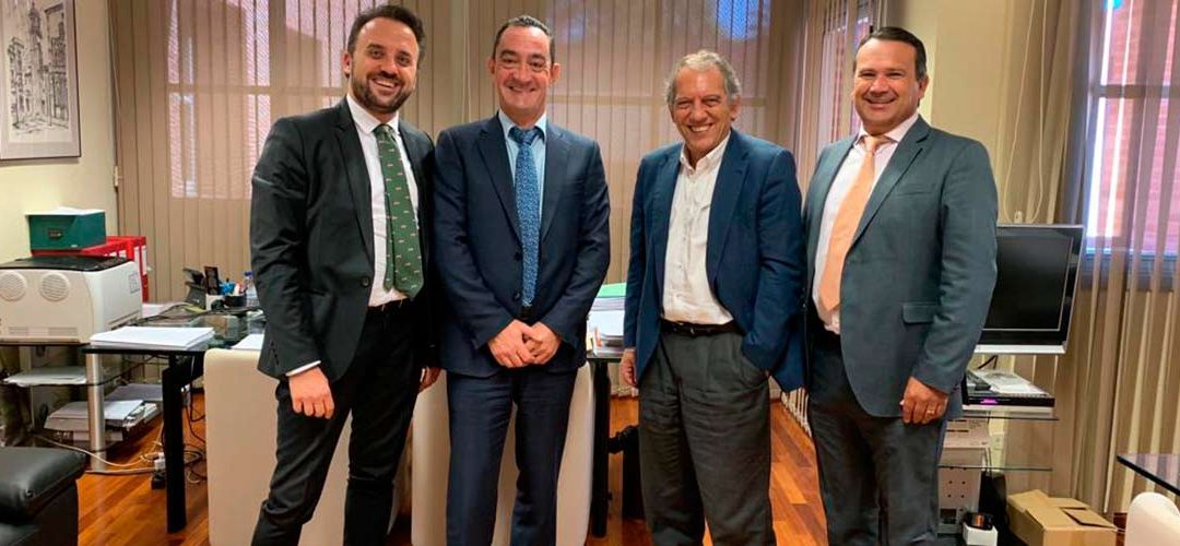 Los presidentes nacional y de la comunidad valenciana de ACADE y el vicepresidente trasladan al secretario autonómico de Educación la situación de la educación privada en la comunidad  