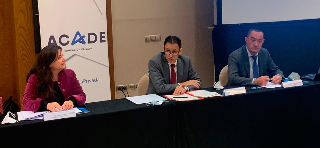 Cincuenta titulares y directores de centros en la Jornada de ACADE-Andalucía de Colegios