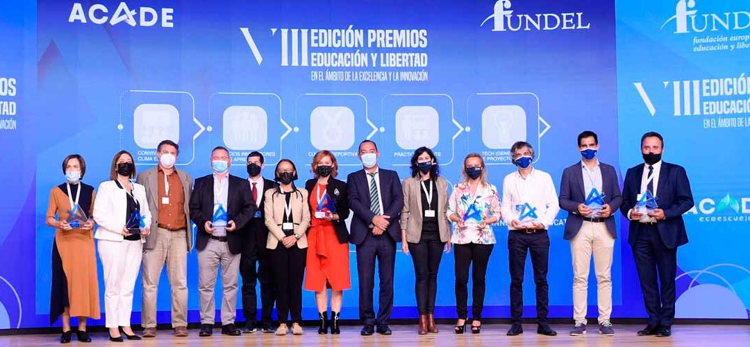 ¿Quieres conocer más sobre los galardonados en los últimos Premios Educación y Libertad? Te dejamos estas entrevistas