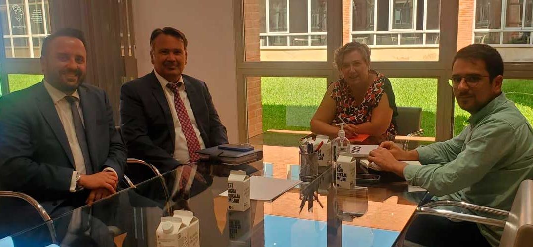 Los responsables de ACADE-Comunidad Valenciana se reúnen con la Consellera de Educación
