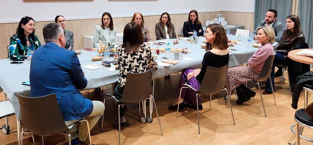 El relevo generacional analizado en el Desayuno de ACADE-Comunidad Valenciana